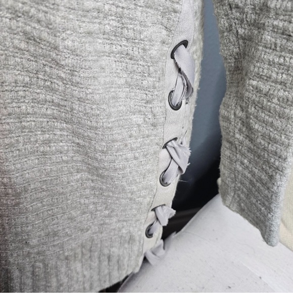 Free People gray sweater size XS. - Picture 4 of 5